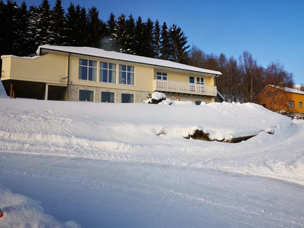 Lyngen, Mackay Appartment, Lyngen Lyngseidet المظهر الخارجي الصورة