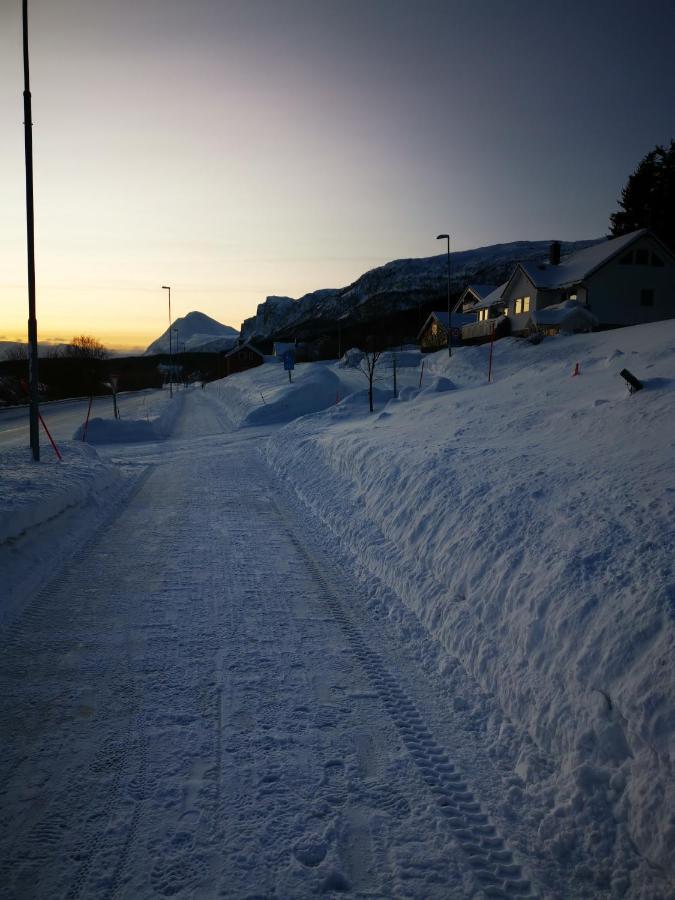 Lyngen, Mackay Appartment, Lyngen Lyngseidet المظهر الخارجي الصورة
