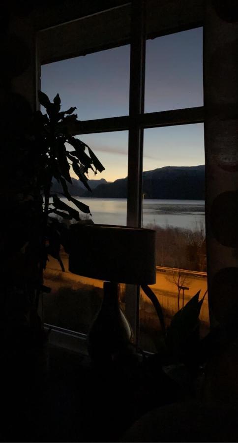 Lyngen, Mackay Appartment, Lyngen Lyngseidet المظهر الخارجي الصورة
