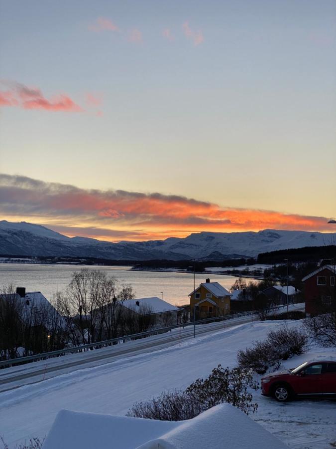 Lyngen, Mackay Appartment, Lyngen Lyngseidet المظهر الخارجي الصورة