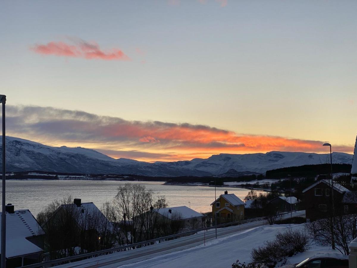Lyngen, Mackay Appartment, Lyngen Lyngseidet المظهر الخارجي الصورة
